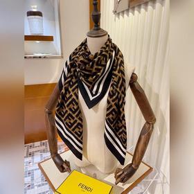 Классический шарф Fendi с узором виде старинного логотипа. Высоко