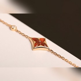 Браслет LV Blossom Создан в 1896 году Джорджем Луи Виттном. Натур