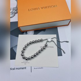 Браслет LV с бусинами