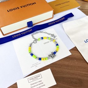 Браслет LV Sunrise Буквы LV и яркие бусины закреплены на регулиру