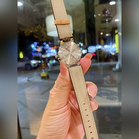 LV Tambour slim monogran – это женские часы ограниченной серии, к