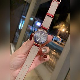LV Louis Vuitton кварцевые часы для женщин Очень популярны среди 