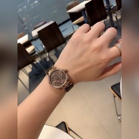 LV Louis Vuitton кварцевые часы для женщин Очень популярны среди 