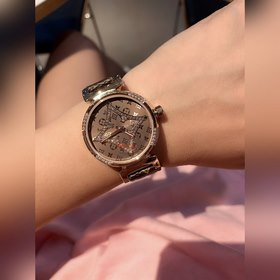 LV Louis Vuitton кварцевые часы для женщин Очень популярны среди 