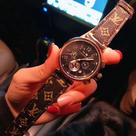 Луи Виттон Louis Vuitton Часы серии Style Лаконичный дизайн, мод