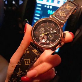 Луи Виттон Louis Vuitton Часы серии Style Лаконичный дизайн, мод