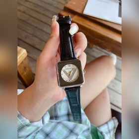 LV Louis Vuitton - Модные часы Самая популярная модель в Интернет