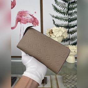 LV Классический кошелек, модель M60571, цвет абрикосовый  Класси