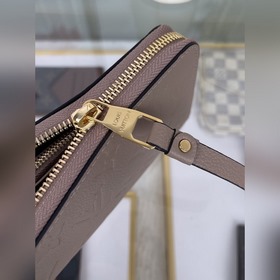 LV Классический кошелек, модель M60571, цвет абрикосовый  Класси