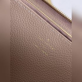 LV Классический кошелек, модель M60571, цвет абрикосовый  Класси