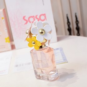 Название бренда： Marc Jacobs Розовый нежный аромат Daisy Eau So