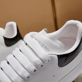 Alexander McQueen Серия «Каменный узор» Свободные кроссовки Мате