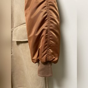 Mcqueen &nbsp; Короткая куртка из кожи меха Эта модель изгото