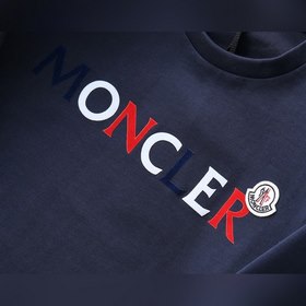 Moncler Короткий рукав с круглым вырезом Эта модель мужской фут