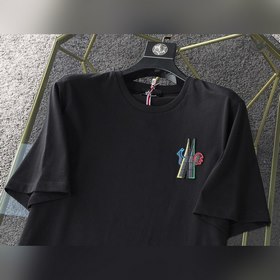 Moncler С круглым вырезом и короткими рукавами Эта модель Moncl