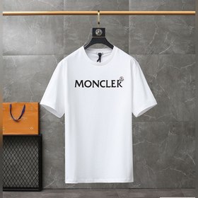 Moncler С круглым вырезом и короткими рукавами Футболка должна