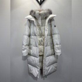 Moncler &nbsp;Длинная куртка из лисьего меха с двумя карманам