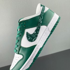 NIKE Dunk Бело-зеленые кроссовки Цветовая гамма： белый и зеленый.