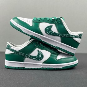 NIKE Dunk Бело-зеленые кроссовки Цветовая гамма： белый и зеленый.