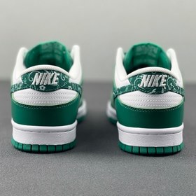 NIKE Dunk Бело-зеленые кроссовки Цветовая гамма： белый и зеленый.