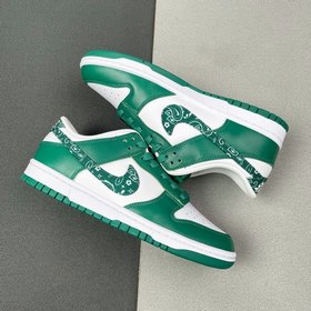 NIKE Dunk Бело-зеленые кроссовки Цветовая гамма： белый и зеленый.