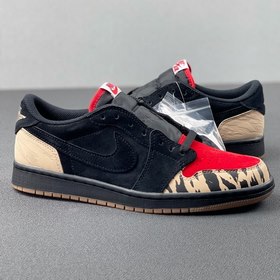 SoleFly × Air Jordan 1 Retro Low, черно-красный, с рисунком шкуры