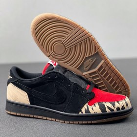 SoleFly × Air Jordan 1 Retro Low, черно-красный, с рисунком шкуры