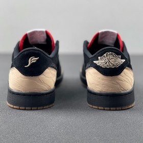 SoleFly × Air Jordan 1 Retro Low, черно-красный, с рисунком шкуры