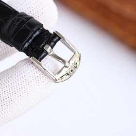Часы Omega Seamaster «Dewdrop» сочетают в себе изящный дизайн и э