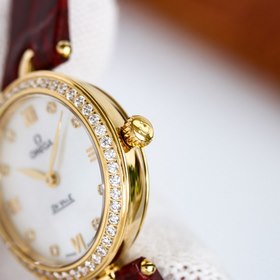 Часы Omega Seamaster «Dewdrop» сочетают в себе изящный дизайн и э