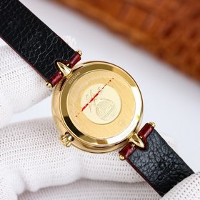 Часы Omega Seamaster «Dewdrop» сочетают в себе изящный дизайн и э