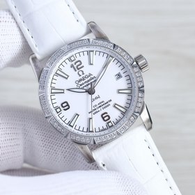 Серия Omega Seamaster 36 мм Часовая коробка имеет естественные и 