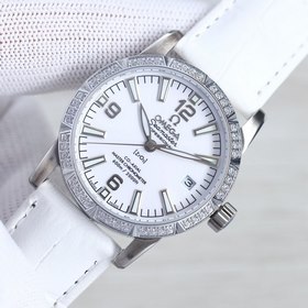 Серия Omega Seamaster 36 мм Часовая коробка имеет естественные и 