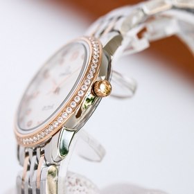 Женские часы Omega Butterfly Размер циферблата 27,4 мм  Оснащен