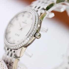 Женские часы Omega Butterfly Размер циферблата 27,4 мм  Оснащен