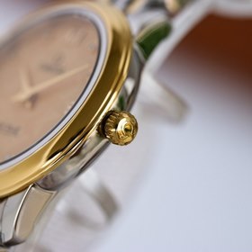 Часы Omega De Ville Lady с циферблатом диаметром 27,4 мм.  Оснащ