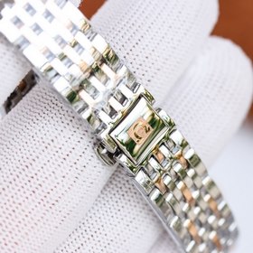 Часы Omega De Ville Lady с циферблатом диаметром 27,4 мм.  Оснащ
