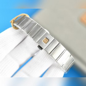 Серия Omega Constellation, 27 мм Оснащен оригинальным механизмом 