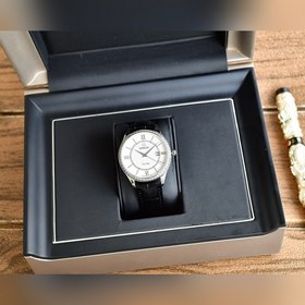 Omega – высококачественные мужские часы с классическим дизайном с