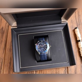 Ω OMEGA SEAMASTER (50-летняя серия) 300 м Коаксиальный, диаметр 4