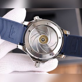 Ω OMEGA SEAMASTER (50-летняя серия) 300 м Коаксиальный, диаметр 4
