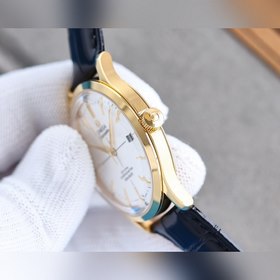 Механический часы года от Omega Над дизайном командой работали 13