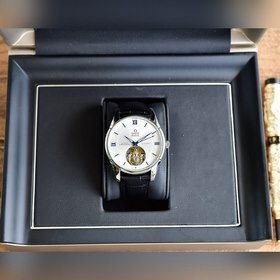 Мужские часы Omega с большим балансовым колесом и фазой Луны Маст