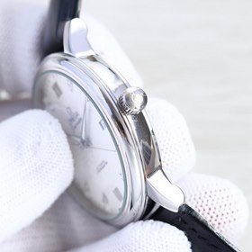 Серия Omega De Ville с уникальным узором виде роз тщательно разр