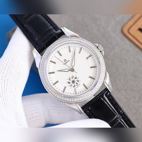 Новая модель Omega De Ville с ажурным циферблатом Изысканное соче