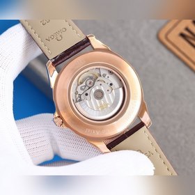 Новая модель Omega De Ville с ажурным циферблатом Изысканное соче