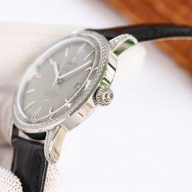 Часы Omega De Ville Элегантный тонкий корпус в сочетании с лакони