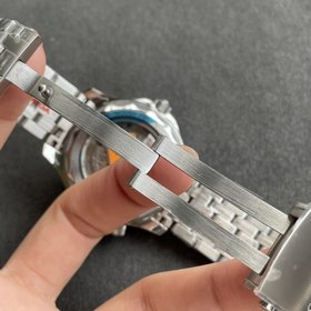 Часы Omega Seamaster 300M ( ) изготовлены из импортной стали 316L