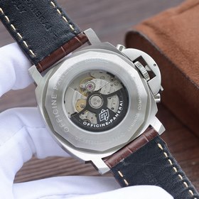 Panerai – официальный часовой бренд Королевского ВМФ Италии Извес