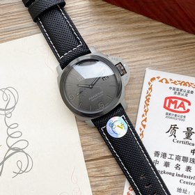 Часы Panerai Luminor Marina Благодаря светоотражающему покрытию S